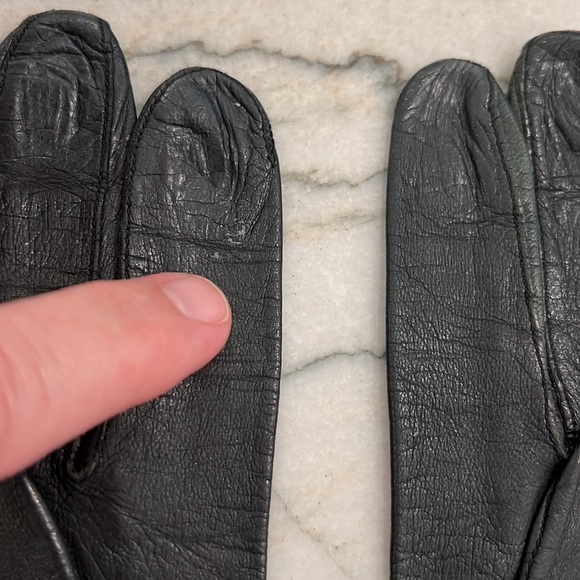 Vintage Leather Gloves - Picture 8 of 16